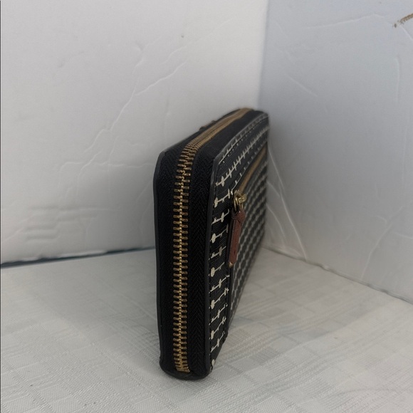 Fossil Black and Cream full sized  Wallet - Picture 2 of 9